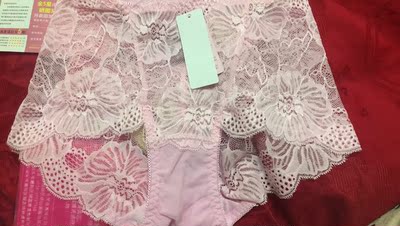 宝贝很好，面料很舒服。很喜欢。是自己想要的东西，物流特别快。包装特别好。谢谢！