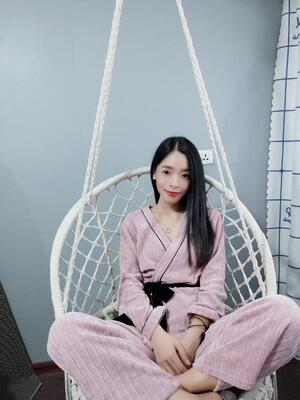 带着试一下的心情一次性买了两套，果然没失望 ，质量好穿起来又舒服，而且还好看，必须好评，再有客服也耐心，会介绍朋友来的。。。