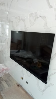 解说真实使用感受TCL65Q2M和65V2电视那个好，优缺点区别是，图文对比评测