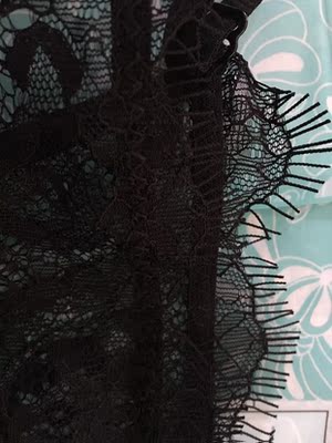 当初买的时候只是浏览图片,也没问客服多余的话,直接拍了,收到货后一看,真是物美价廉,质量很好,款式性感,小内内上的花纹镂空图案也好看,超喜欢内内边上睫毛感的小花边设计,图片实拍,喜欢的可以放心购买! 当初买的时候只是浏览图片,也没问客服多余的话,直接拍了,收到货后一看,真是物美价廉,质量很好,款式性感,小内内上的花纹镂空图案也好看,超喜欢内内边上睫毛感的小花边设计,图片实拍,喜欢的可以放心购买!