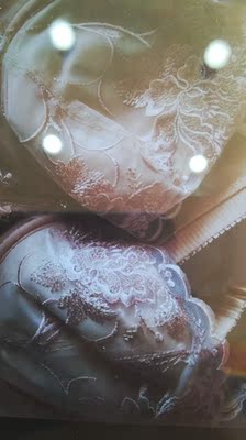 开始有点费事，总感觉穿不进去，后来联系客服说号不小，是没穿好的过。质量很好，也也很好看，要是内裤没有那么透就更好了！