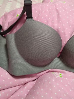 很划算很舒服的质量，喜欢这种一片式内衣，舒服简单，还很好看，还打理，喜欢😍