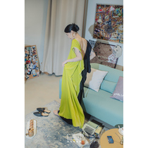 (Fashion Week) coated moon original yellow real velvet splicing pleated pure cotton deep V dew back one-piece dress down shoulder long skirt
