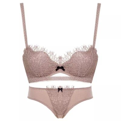 衣服很好看，穿着效果也不错，挺聚拢的，洗了之后不掉色。