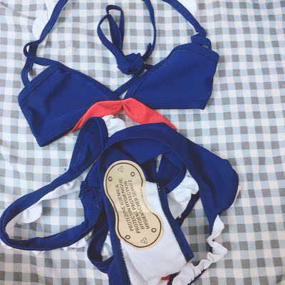 手感和质量都超好！好像是泳衣材质 很软很滑的那种！白色花边被红色蝴蝶结染了一丢丢色 不过又不穿出去所以不影响 还有就是对胸小的胖子很不友好！！L码的胖次咱都穿不上去...好紧 胖萝哭晕在厕所里...束腿环和胖次连在一起的不太好穿就擅自剪掉了 就不放图了太胖怕被喷_(&brvbar;3」&ang;)_