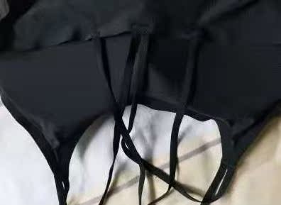 内衣很好，又轻又薄穿着很舒服，夏天穿漏背也不怕，穿什么衣服都好看，很喜欢