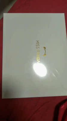 超级喜欢！包装完美！还送了一排扣！真心好看。我还的选俩个 😁😁