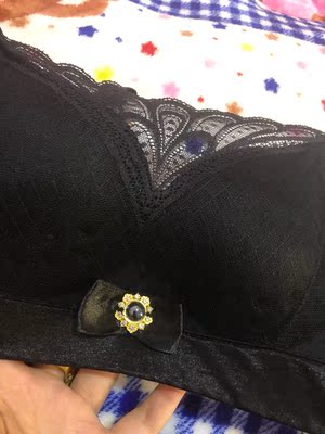 宝贝收到，质量非常好，穿着也很合适很舒服，手感也很好，款式也很漂亮，我很喜欢，非常满意