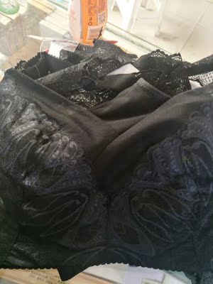 亲，宝贝收到了，我超喜欢，做工质地都好得没话说，呵呵，服务态度也超好， 很有心的店家，以后常光顾