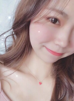 这个爱心项链是深田恭子在(请与废柴的我谈恋爱)里佩戴的噢,所以当时就火得一塌糊涂,项链很好搭配衣服,烘托自身的气质。 这个爱心项链是深田恭子在(请与废柴的我谈恋爱)里佩戴的噢,所以当时就火得一塌糊涂,项链很好搭配衣服,烘托自身的气质。