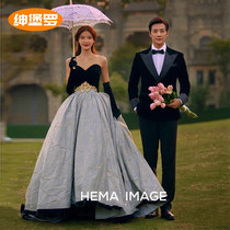 Mens two sets of Western-style clothes Photo suits The grooms wedding gown Young Inron writes a real photography gown