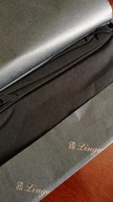 快递速度很快，包装很精致，一次买了两双，感觉也很棒，下次还要买。