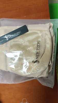 收到宝贝，依旧没有改变！已经是第三件了，对于胖纸来说就是一个降低穿衣缺点的利器！推荐丰满妹子购买！