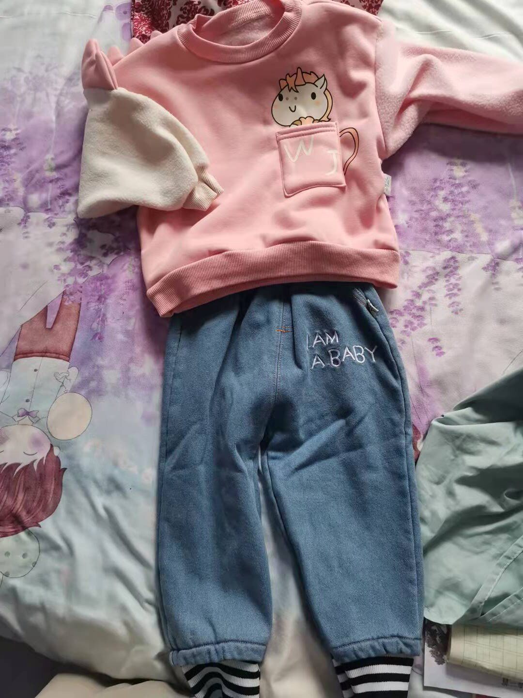 小衣服真的性价比很高 一套很实惠 比店里便宜很多 质量还差不多的