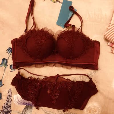 试了一下 质量很不错,材质很软很舒服。大小刚好合适,比较聚拢。 试了一下 质量很不错,材质很软很舒服。大小刚好合适,比较聚拢。