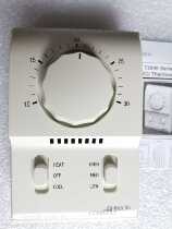 JOHNSON CONTROLS THERMOSTAT Mechanical Heating AND Cooling Air Conditioning Controller T2000AAC-0C0