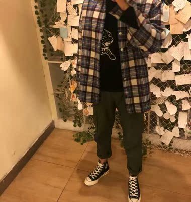 穿着很舒服，做工很细致，鞋底既防滑又耐磨，正品就是和普通鞋不一样，小伙伴们，看看我穿的这鞋子，是不是很潮啊！ 给个好评！！