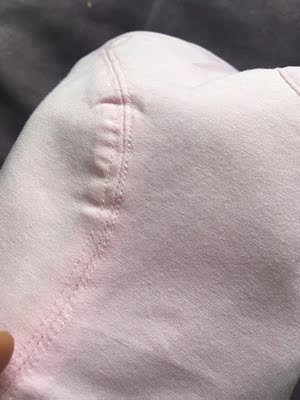 全棉，做工精细！女儿很喜欢，穿上很舒服！