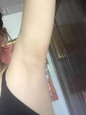 这个脱毛效果很好，而且保湿效果真的非常明显。它的舒暖水维持度也很高刚涂完是很香香的，脱毛很快，而且很干净。并且脱完之后残余的黑点也不是很明显。非常喜欢，物流真的超级快买完两天就到了店家服务也很好，满意5星好评