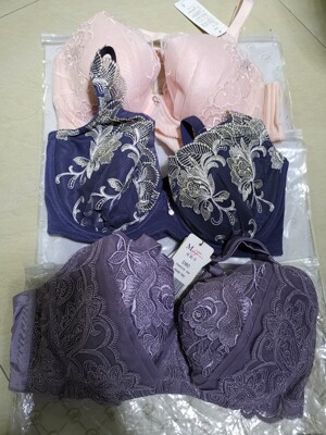 双十一刚刚购买了两个胸罩，看到双十一过后又有活动，赶紧再入三个，259三个太给力啦！一直穿曼妮芬内衣内裤，有活动就囤着！双十一刚刚购买了两个胸罩，看到双十一过后又有活动，赶紧再入三个，259三个太给力啦！一直穿曼妮芬内衣内裤，有活动就囤着！