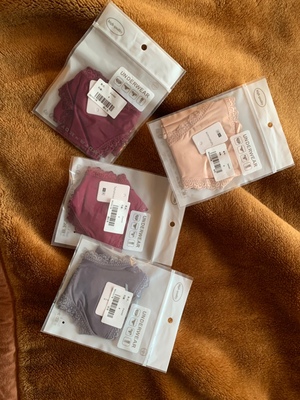 这个暗红色真的是好看的不要不要的。布的质感也不错。丝丝滑滑的。穿上开始有点不习惯。但是,男朋友瞬间就把持不住了哈哈哈。前面还有些慢,好在卖家解决问题很迅速。年前收到货,还是非常开心滴! 这个暗红色真的是好看的不要不要的。布的质感也不错。丝丝滑滑的。穿上开始有点不习惯。但是,男朋友瞬间就把持不住了哈哈哈。前面还有些慢,好在卖家解决问题很迅速。年前收到货,还是非常开心滴!