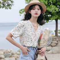 Mühny style v collar small fragrant wind crumbled with short blouses woman 2022 Summer new design Sensation Niche Short Sleeve Shirt