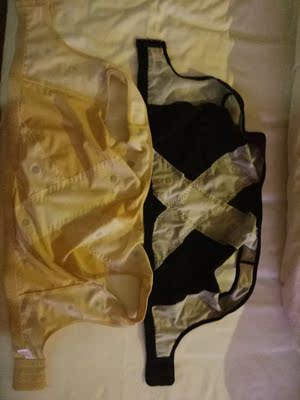 黑色是别家买的，肉色这家买的。是一样的牌子