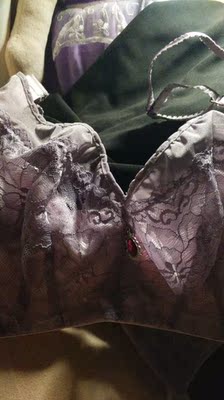 收到试穿了一下，穿的挺舒服。罩杯挺薄的，就是不太聚拢。店家用的盒子包装，真是上档次，整体还是挺好。准备在购买一件。换的穿。