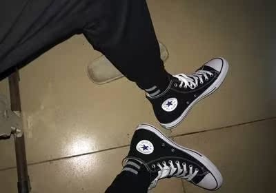 穿着挺舒服的，主要是服务态好 鞋子不错，尺码标准，价格比实体店便宜，非常满意。