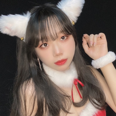 不喜欢小猫咪干嘛要摸她的头呢 不喜欢小猫咪干嘛要摸她的头呢