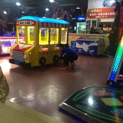 小扣碎这款配色绝了，而且橘色是儿子最喜欢的颜色！够骚气够抢眼，回头率不错哈！