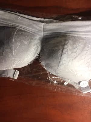 还是挺不错的,尺码买得合适,面料也很软很舒服可以的 还是挺不错的,尺码买得合适,面料也很软很舒服可以的