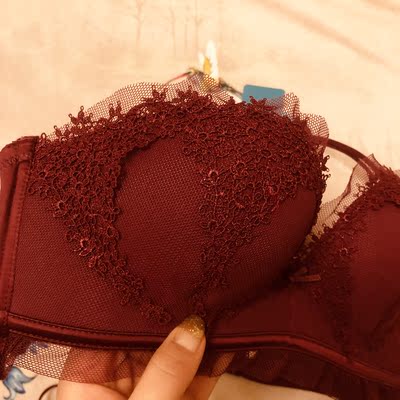 试了一下 质量很不错,材质很软很舒服。大小刚好合适,比较聚拢。 试了一下 质量很不错,材质很软很舒服。大小刚好合适,比较聚拢。