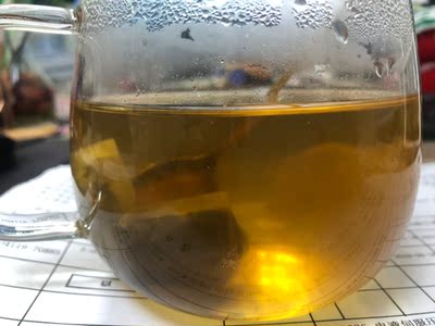 包装比较简单,味道淡淡的中药味,还能接受,刚才不小心撕烂了一包,里面都是搅碎的中药吧,喝了三天了,暂时还没有效果,等着看看一个疗程后再来对比一下吧 包装比较简单,味道淡淡的中药味,还能接受,刚才不小心撕烂了一包,里面都是搅碎的中药吧,喝了三天了,暂时还没有效果,等着看看一个疗程后再来对比一下吧