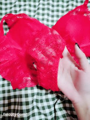 内衣真的太棒了。喜欢。红色很正，穿起来舒服。洗了也不掉颜色，发货速度超快。本命年红红火火。