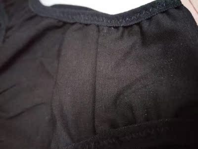 蕾丝特别软，很舒服，内裤的棉质也很好。穿的时候研究了很久😄不知道是不是自己的没模特的大，有点盖不住😓