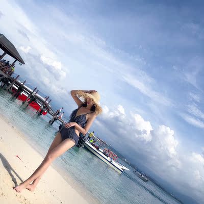 好评  超级好看 显白是真的拍照显胸大   可能因为腰部的衬托   超级好看  放到朋友圈都说泳衣很加分   不过就是洗的掉颜色  掉蓝色的水   我是172体重117左右  买xl的有点大了不贴身肩带总掉  下次就知道买l的了之前买的是黑色的一款   店家特别好有个小瑕疵就给我退换了😬😬😬😬