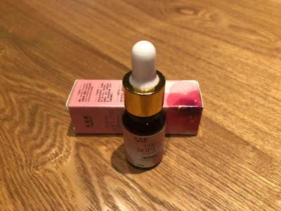 宝贝收到了，包装很严实，隐私发货很安全，看不出来是什么东西。 试用了一下宝贝，还不错，挺温和的。用了几次，有明显的改善，很满意。这瓶用完了再来加购！