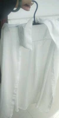 这个衣服收到就试穿了一下!轻,透,薄,垂,穿着很舒服!可以当睡衣也可以外穿,当防晒衣,不错! 这个衣服收到就试穿了一下!轻,透,薄,垂,穿着很舒服!可以当睡衣也可以外穿,当防晒衣,不错!