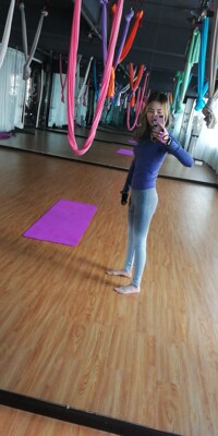 这个裤子特别好穿，渐变色我很喜欢，每次锻炼时都会有人要链接的，一直穿奇奇家的衣服哦