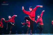 The mens ethnic group plays a conquerors clothing set to make 2018 mens Mongol ethnic dance suit mens ethnic group