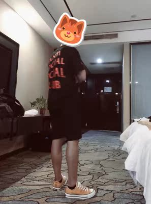 卖家超有耐心的，发货换货都一级快。鞋子很很好看，尺码确实偏大 一开始照着平时穿的码买结果大了 很快就换货成功啦～开心