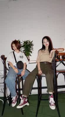 鞋子质量很好，做工精细，穿着合脚，很轻盈走路很舒适，版型百搭流行，点赞