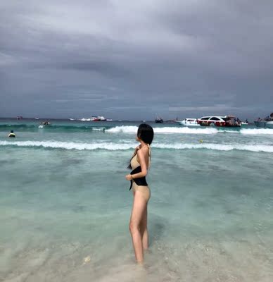 泳衣洗过了.不会褪色.质量也很好.建议不要买太大. 紧身效果更好.