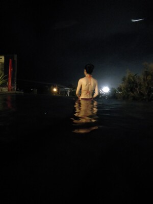 买了两套 泳衣完美 比基尼容易曝光 基本没穿