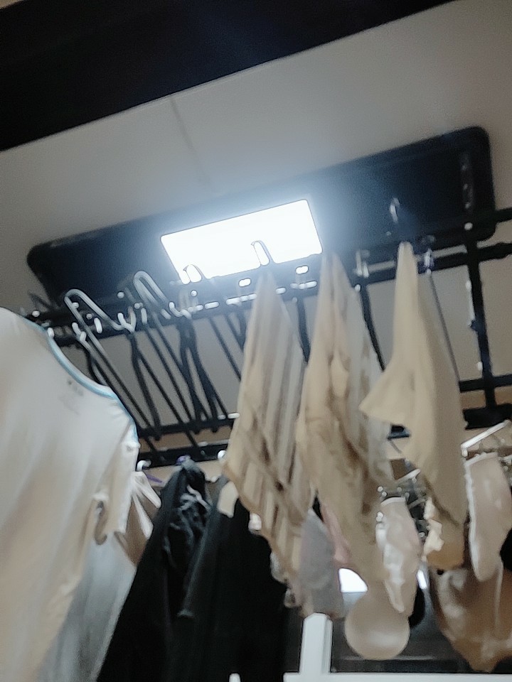 使用曝光:卡瑞琪黑色电动晾衣架怎么样?千万不要被忽悠了!
