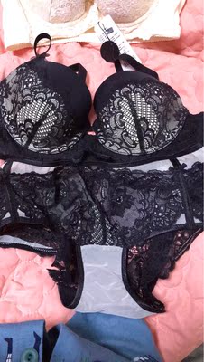 太太好看了,特价买的,现在都是在这家买质量好穿的也不舒服 太太好看了,特价买的,现在都是在这家买质量好穿的也不舒服