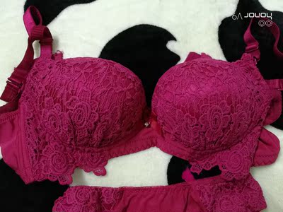 款式好看,挺合身的,集中效果还不错。颜色很正很漂亮。价格也很便宜呢。 款式好看,挺合身的,集中效果还不错。颜色很正很漂亮。价格也很便宜呢。