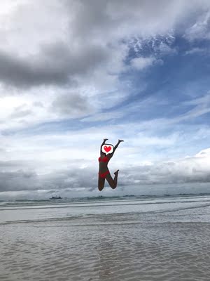 对大胸超有好～～～追求白皙的妹子就算了   有点显黑   不过超好看！！！