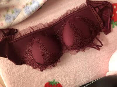 穿起来很舒服,布料也很好很柔软,内裤大小合适样子很不错,主要是文胸的质量和价钱成正比,完全符合我的要求,还会继续购买的已经推荐给好多小姐姐了 穿起来很舒服,布料也很好很柔软,内裤大小合适样子很不错,主要是文胸的质量和价钱成正比,完全符合我的要求,还会继续购买的已经推荐给好多小姐姐了